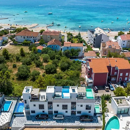 Stunning In With Outdoor Swimming Pool Holiday home Srima