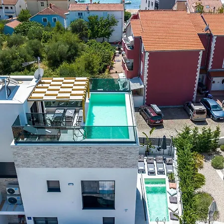 Stunning In With Outdoor Swimming Pool * Srima